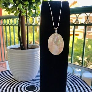 ✅NEW✅ Mother of Pearl Pendant Necklace